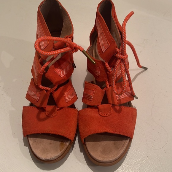 Orange Lace-up Wedges THE BEST TRANSITION FROM BOOTS! - Picture 4 of 4